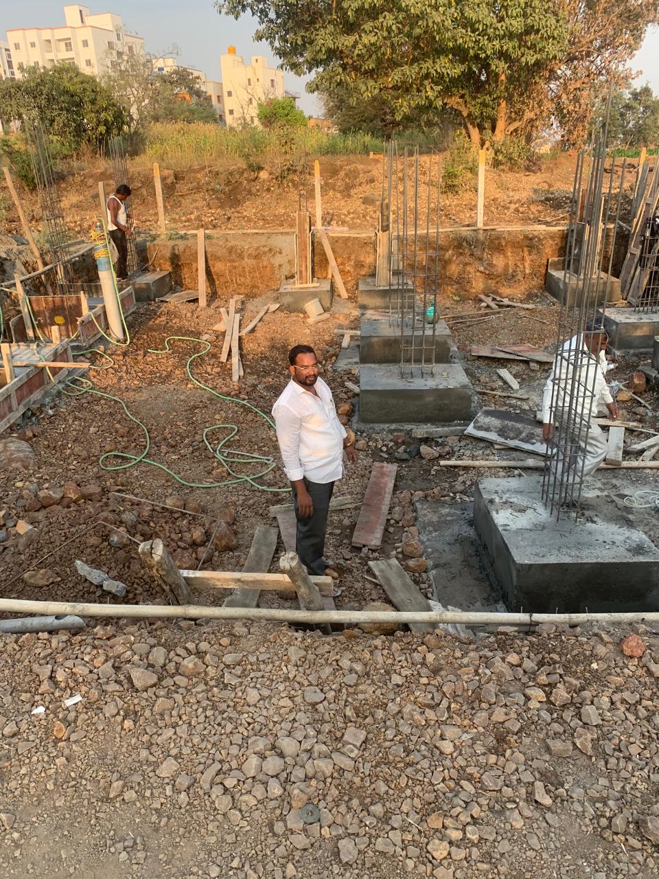 RCC columns at construction site